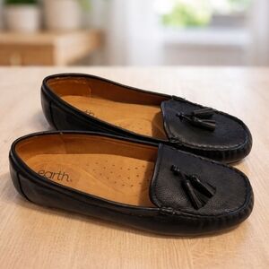 Earth Women's Black Leather Loafers with Tassels
